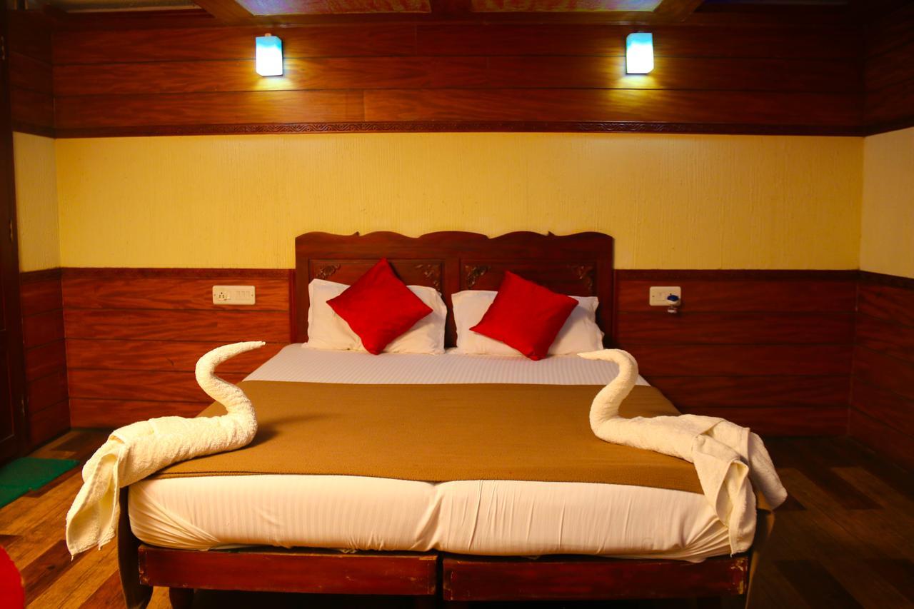 Harmony Houseboats Hotel Alappuzha Exterior foto